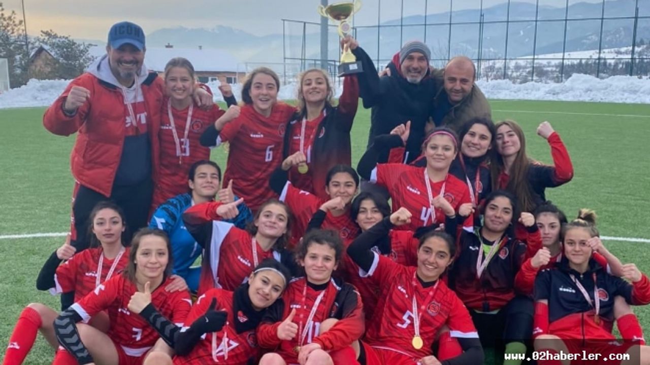 Gülizar Hasan Yılmaz Spor Lisesi Kız Futbol Takımı Türkiye Şampiyonu