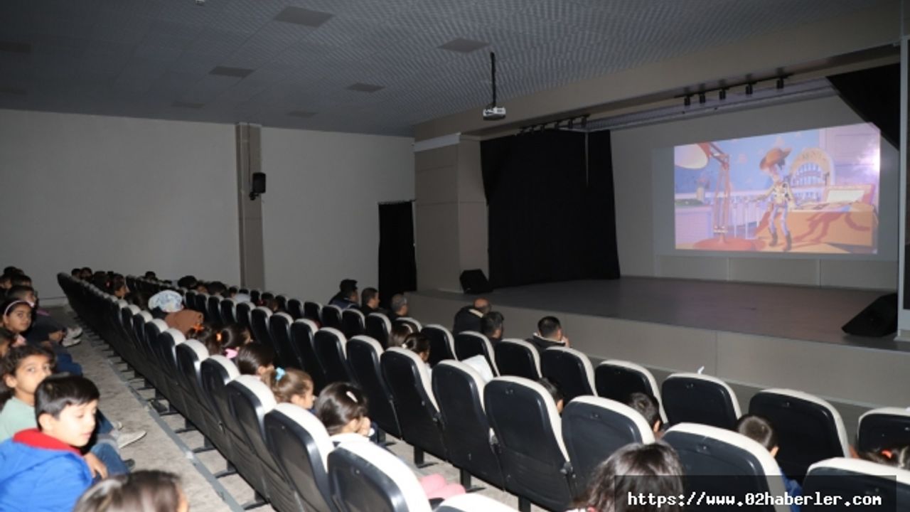 Kahta’daki Öğrencilere Sinema Etkinliği