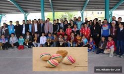 Topaç Çevirme Yarışmasında Öğrenciler Kıyasıya Yarıştı