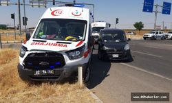 Ambulans ile Hafif Ticari Araç Çarpıştı: 2 Yaralı 
