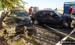  İki otomobil çarpıştı: 5 yaralı 