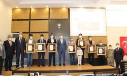 Şehit Ailelerine ve Gazilere Devlet Övünç Madalyası Takdim Edildi