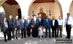 Vali Çuhadar, Süryani Vatandaşların Paskalya Bayramını Kutladı