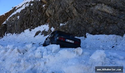 Buzda kayan otomobil takla attı: 3 Yaralı 
