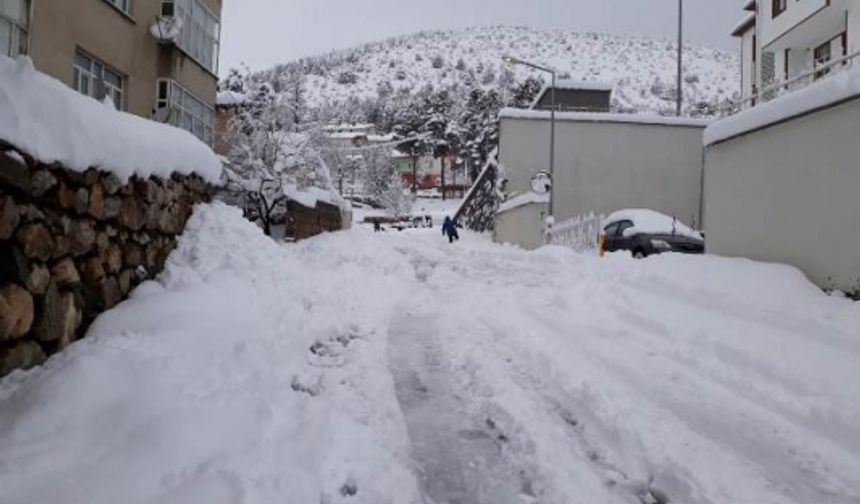 Çelikhan'da Taşımalı Eğitime Kar Engeli