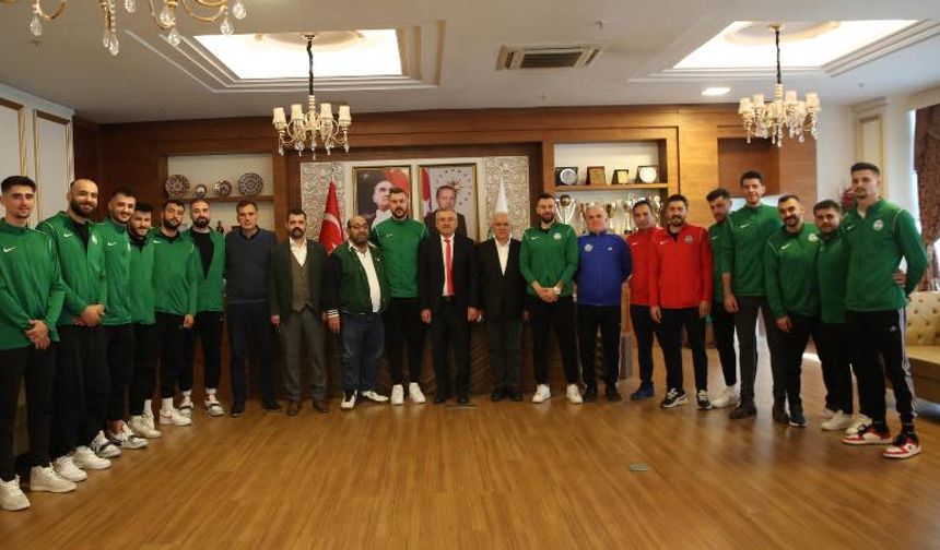 Serik Belediyespor Voleybol Takımı Yarı Finalde