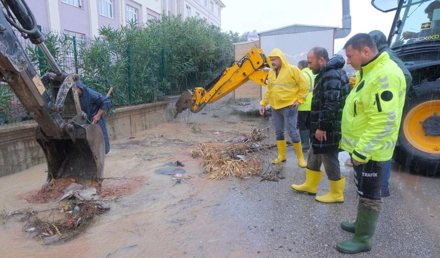 Serik'te Belediye ekipleri seferber oldu